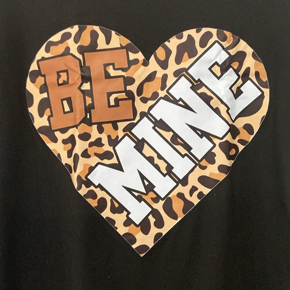 NWOT Black Short Sleeve Tee with Animal Print Heart - Picture 3 of 4